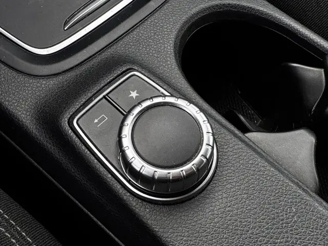 Mercedes-Benz B-Klasse 180 Business 2018 Benzine 26