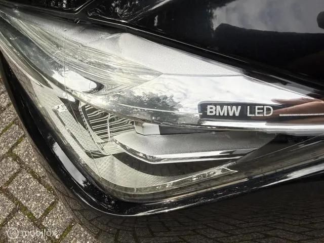 BMW 3 Serie 318i Luxury Edition 2019 2019 Benzine 25