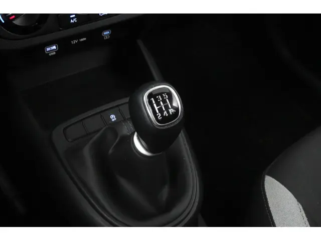 Hyundai i10 1.0 Comfort 2024 Benzine 29