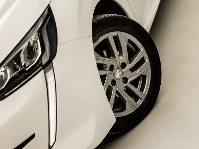 Peugeot 208 1.2 PureTech Sport 2020 Benzine 17