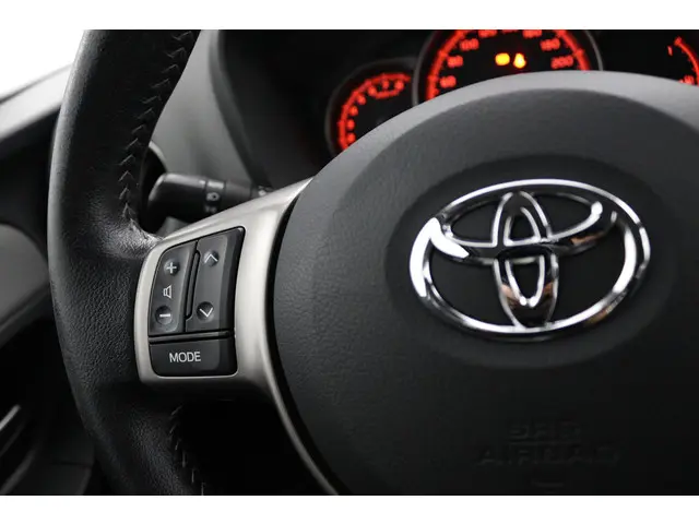 Toyota Yaris 1.3 VVT-i Dynamic 2017 Benzine 19