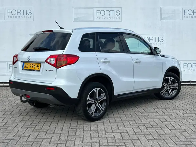 Suzuki Vitara 1.6 High Executive 2017 Benzine 2
