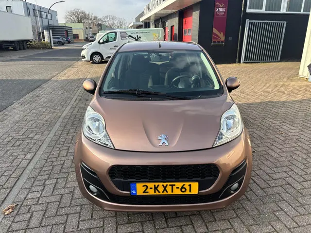 Peugeot 107 GERSEVEERD 2013 Benzine 6
