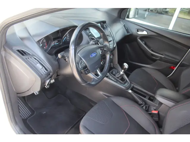 Ford Focus 1.0 ST-Line 126 Pk HB 2017 Benzine 14