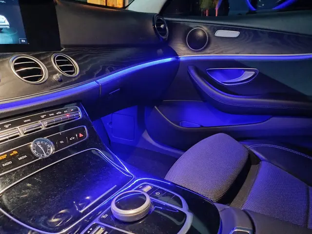 Mercedes-Benz E-Klasse 200 Premium 2017 Benzine 56