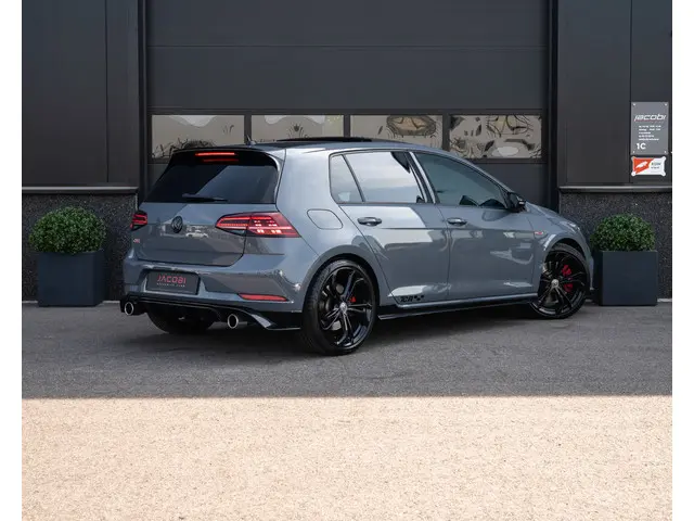 Volkswagen Golf 2.0 TSI GTI TCR 2019 Benzine 3