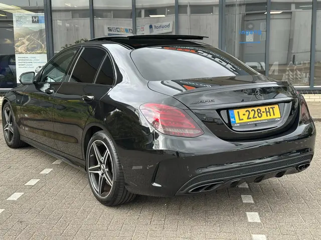 Mercedes-Benz C-Klasse AMG 43 4MATIC / PANO 2018 Benzine 2