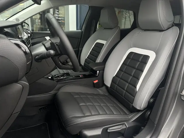 Citroën C4 1.2 Hybrid Max 136pk 2024 Hybride Benzine 10