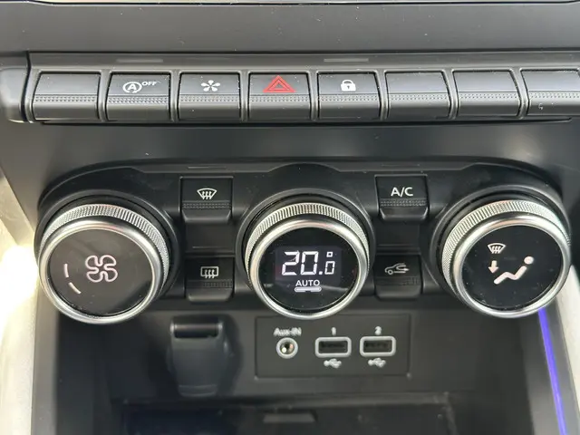 Renault Clio TCe 90 Techno 2023 Benzine 21