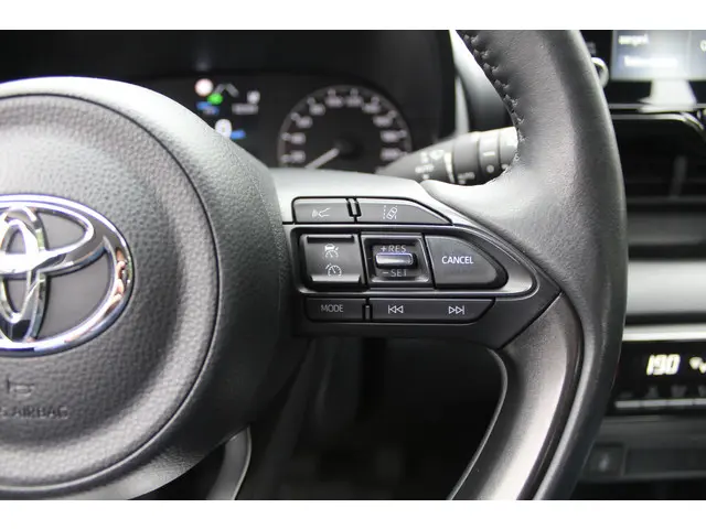 Toyota Yaris 1.5 Hybrid Dynamic 2023 Hybride Benzine 21