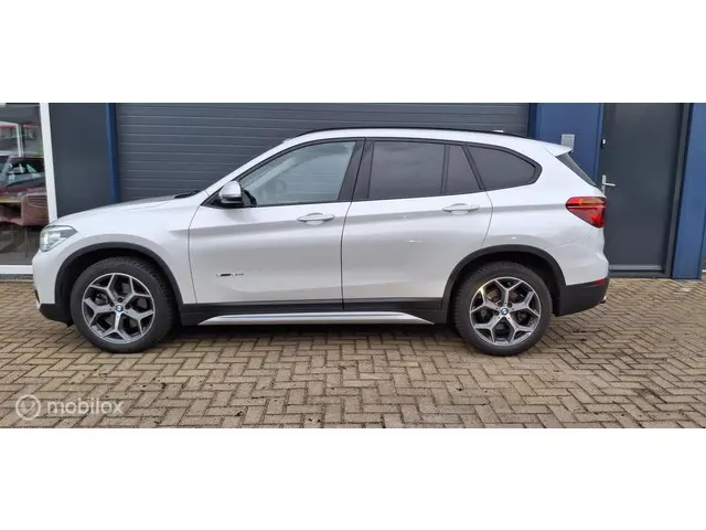 BMW X1 sDrive20i ,Camera,Trekhaak 2017 Benzine 3