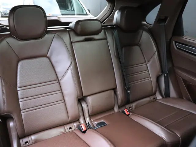 Porsche Cayenne 3.0 E-Hybrid 2022 Hybride Benzine 15