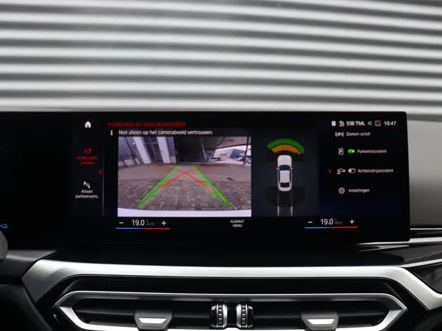 BMW 3 Serie Sedan 330e 2023 Hybride Benzine 28