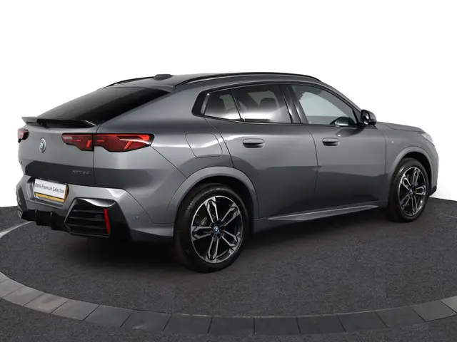 BMW iX2 xDrive30 67 kWh 2024 Elektrisch 2