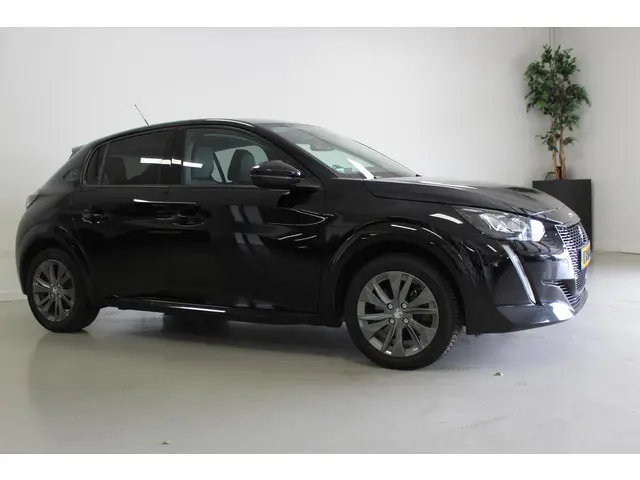 Peugeot e-208 2