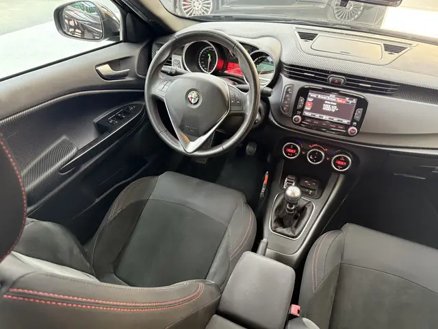 Alfa Romeo Giulietta 1.4 T Sprint, 150Pk, 2015, 2015 Benzine 4