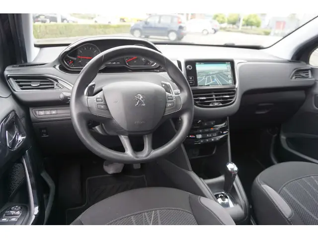 Peugeot 208 1.2 e-VTi Envy 2014 Benzine 10