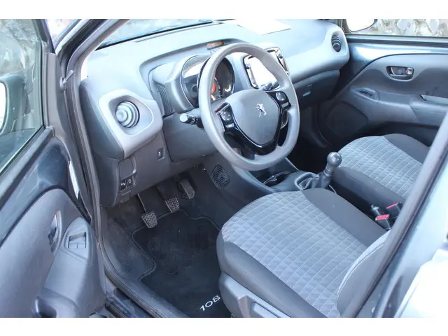 Peugeot 108 1.0 e-VTi Active 2020 Benzine 31