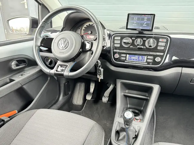 Volkswagen up! 1.0 EDITION 2014 Benzine 8
