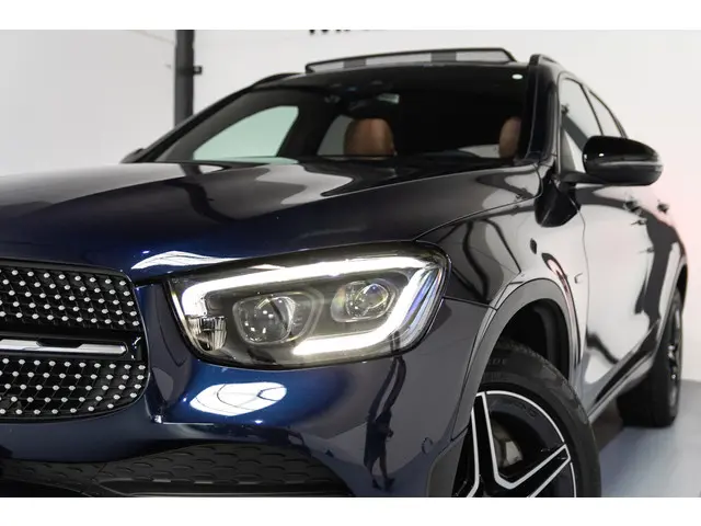 Mercedes-Benz GLC 300e 4MATIC 2021 Hybride Benzine 11