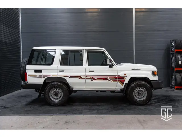 Toyota Land Cruiser 3