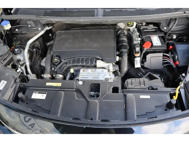 Peugeot 5008 1.2 Executive 7-persoons 2019 Benzine 30