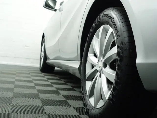 Mercedes-Benz A-Klasse 180 Prestige AMG- 2013 Benzine 26