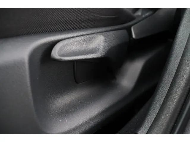 Toyota Yaris 1.5 VVT-i Dynamic 125pk 2023 Benzine 21