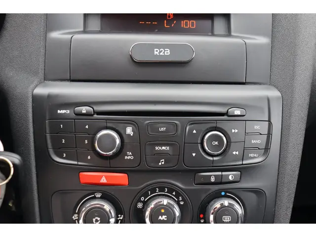 Citroën C4 1.4 VTi Tendance 2012 Benzine 16