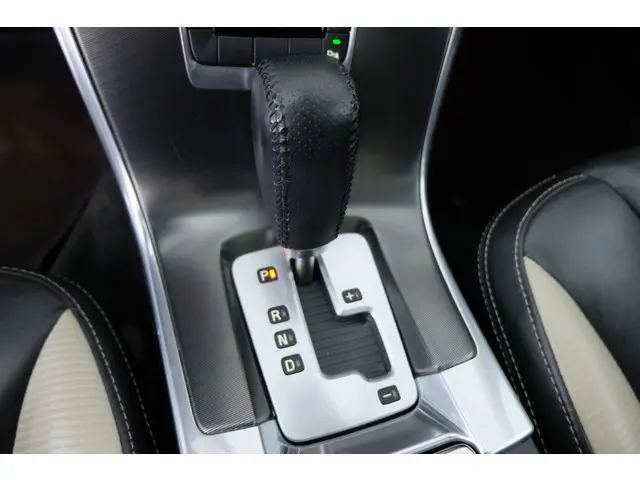 Volvo XC60 3.2 AWD R-Design 2012 Benzine 13