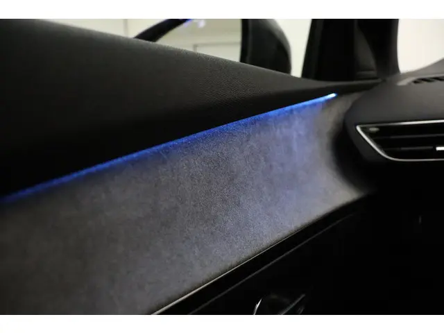 Peugeot 5008 1.2 Turbo GT 2023 Benzine 39