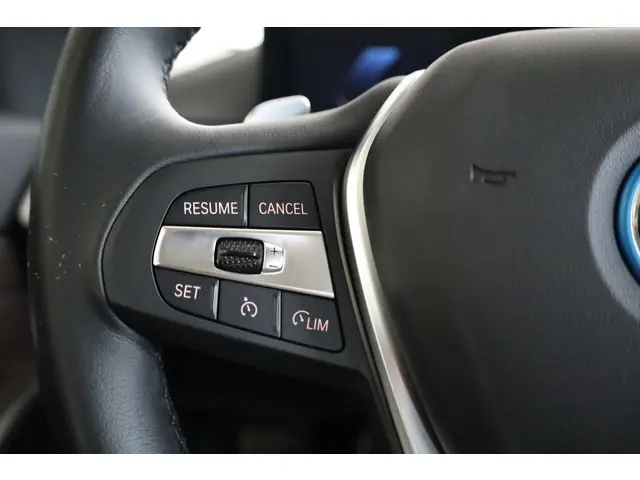 BMW 3 Serie Sedan 320e 2023 Hybride Benzine 22