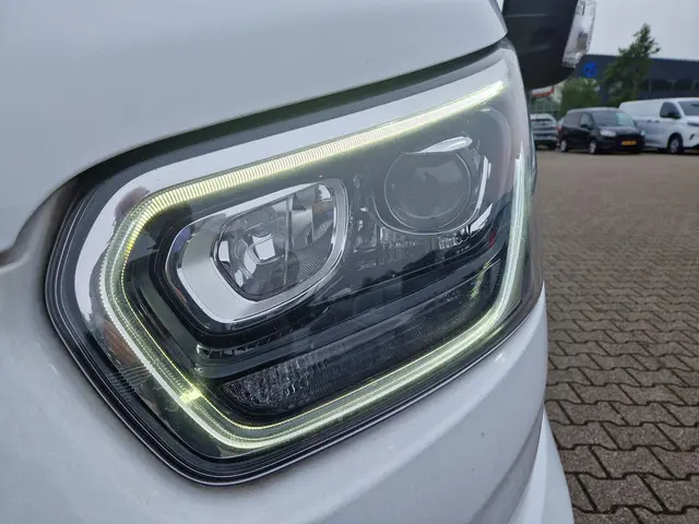 Ford Transit 350 2.0 TDCI L3H2 Limited 2021 Diesel 7