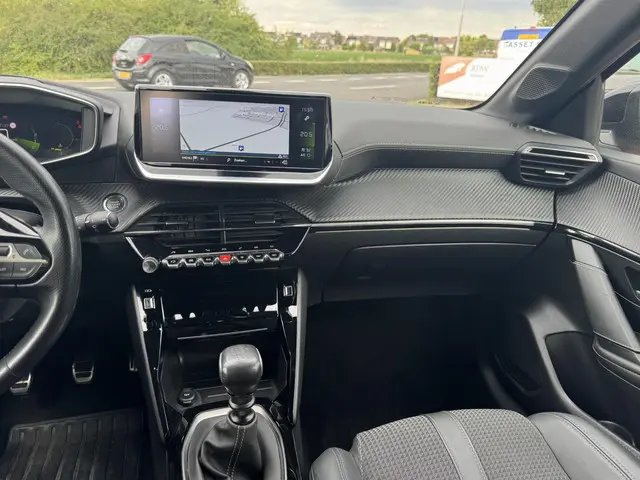 Peugeot 208 1.2 PureTech GT-Line 2020 Benzine 28