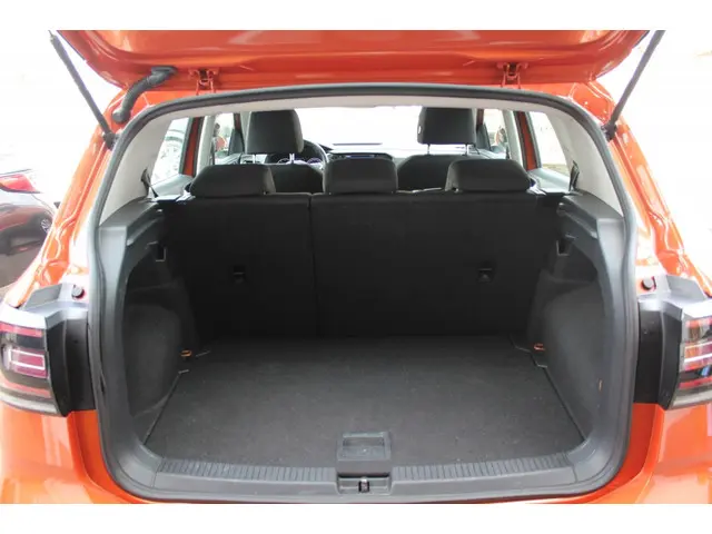 Volkswagen T-Cross 1.0 TSI Life Navi 2020 Benzine 16