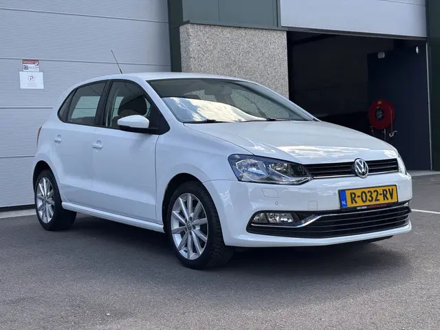 Volkswagen Polo 1.2 TSI Highline 2016 Benzine 3