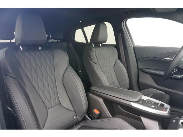 BMW iX2 eDrive20 2025 Elektrisch 8