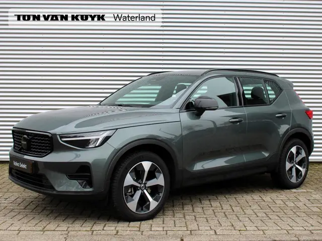 Volvo XC40 2.0 B4 Plus Dark 2025 Benzine