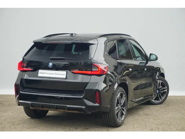 BMW X1 xDrive30e 2022 Hybride Benzine 2