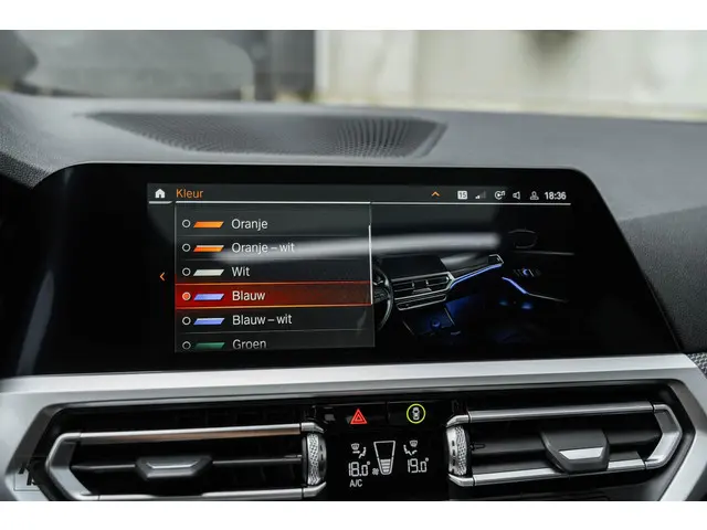 BMW 3 Serie 320i High Executive Edition 2020 Benzine 53