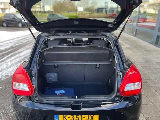 Suzuki Swift 1.2 Select Smart Hybrid 2021 Benzine 20