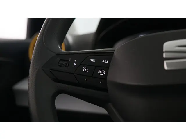 SEAT Arona 1.0 EcoTSI 95pk Reference 2024 Benzine 18