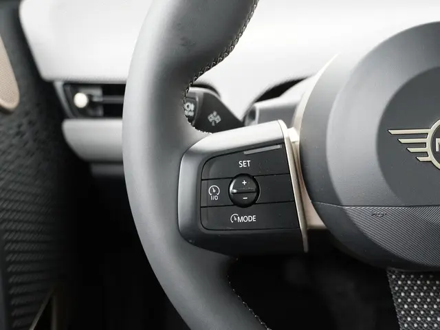 MINI 3-Deurs Cooper E Favoured + M-pakket 2025 Elektrisch 17
