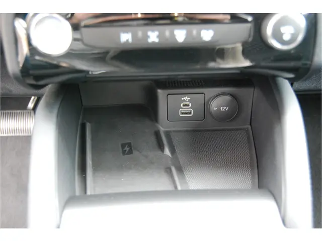 Ford Kuga 2.5 PHEV 243pk Titanium 2024 Hybride Benzine 20