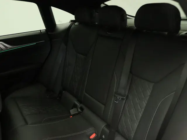 BMW i4 eDrive40 2023 Elektrisch 8