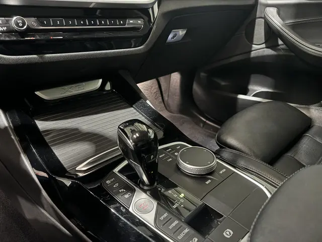 BMW X3 xDrive30e Business 2021 Hybride Benzine 16