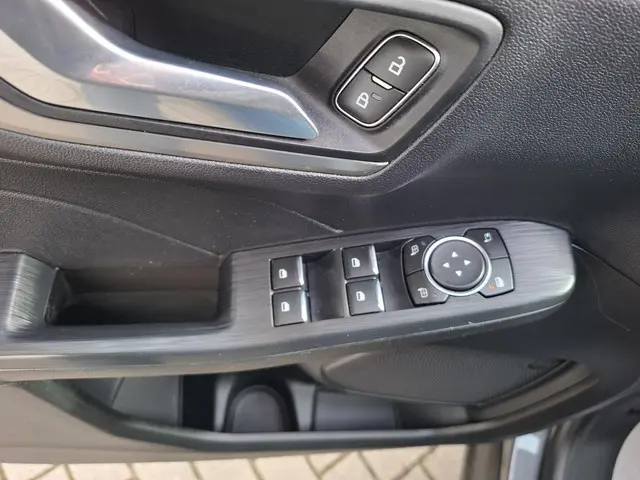 Ford Kuga 2.5 PHEV Titanium 2022 Hybride Benzine 19