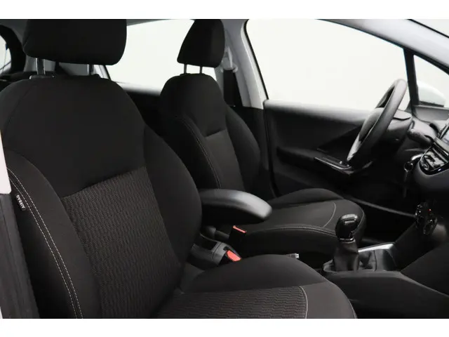 Peugeot 208 1.2 PureTech Blue Lion 2017 Benzine 18