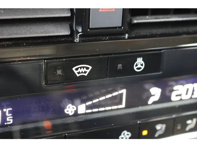 Nissan QASHQAI 1.3 MHEV Xtronic N-Connecta 2022 Benzine 33