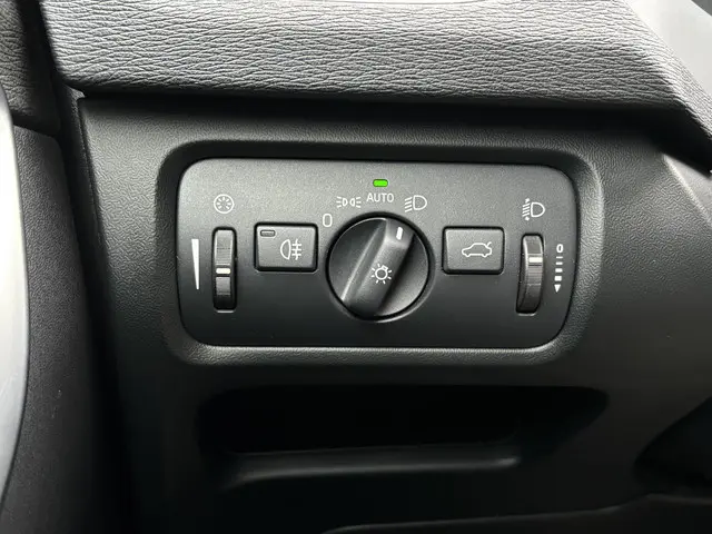 Volvo V40 1.6 T4 Momentum 2013 Benzine 16